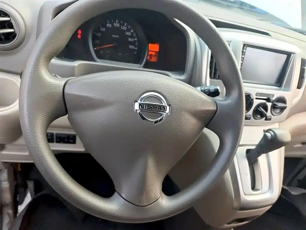 Nissan NV200 2018 1.6L CVT Luxury — миниатюра 11