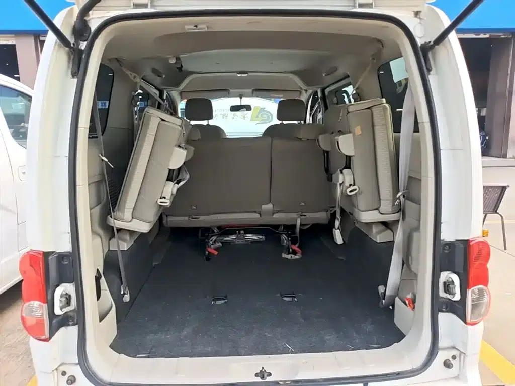 Nissan NV200 2018 1.6L CVT Luxury — миниатюра 19