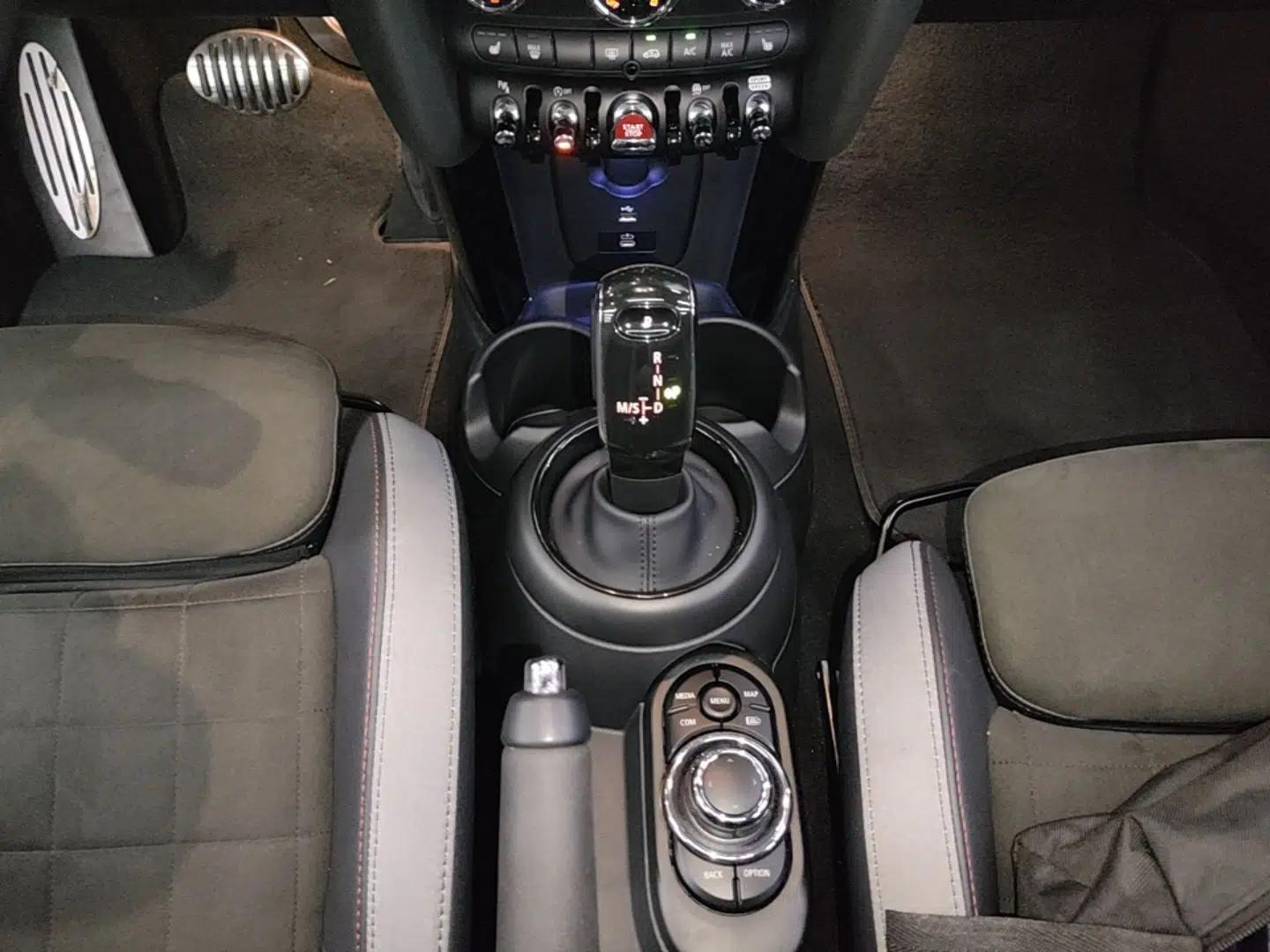 MINI JCW 2023 Facelift 2.0T JOHN COOPER WORKS ALL-IN — миниатюра 17