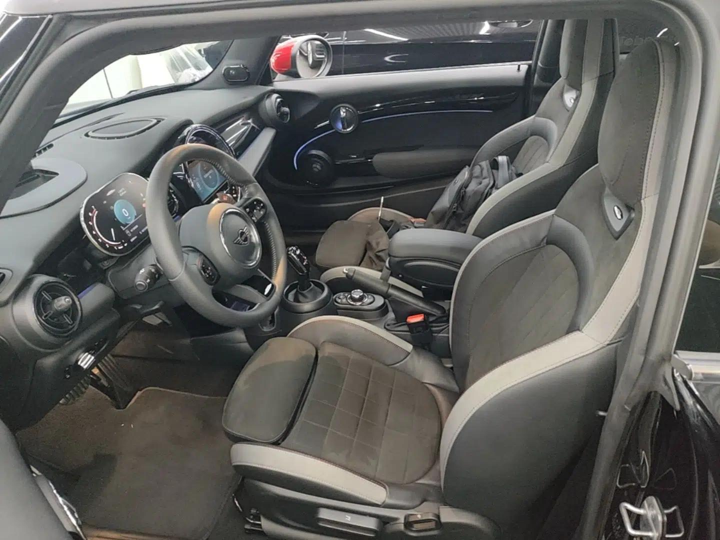 MINI JCW 2023 Facelift 2.0T JOHN COOPER WORKS ALL-IN — миниатюра 18