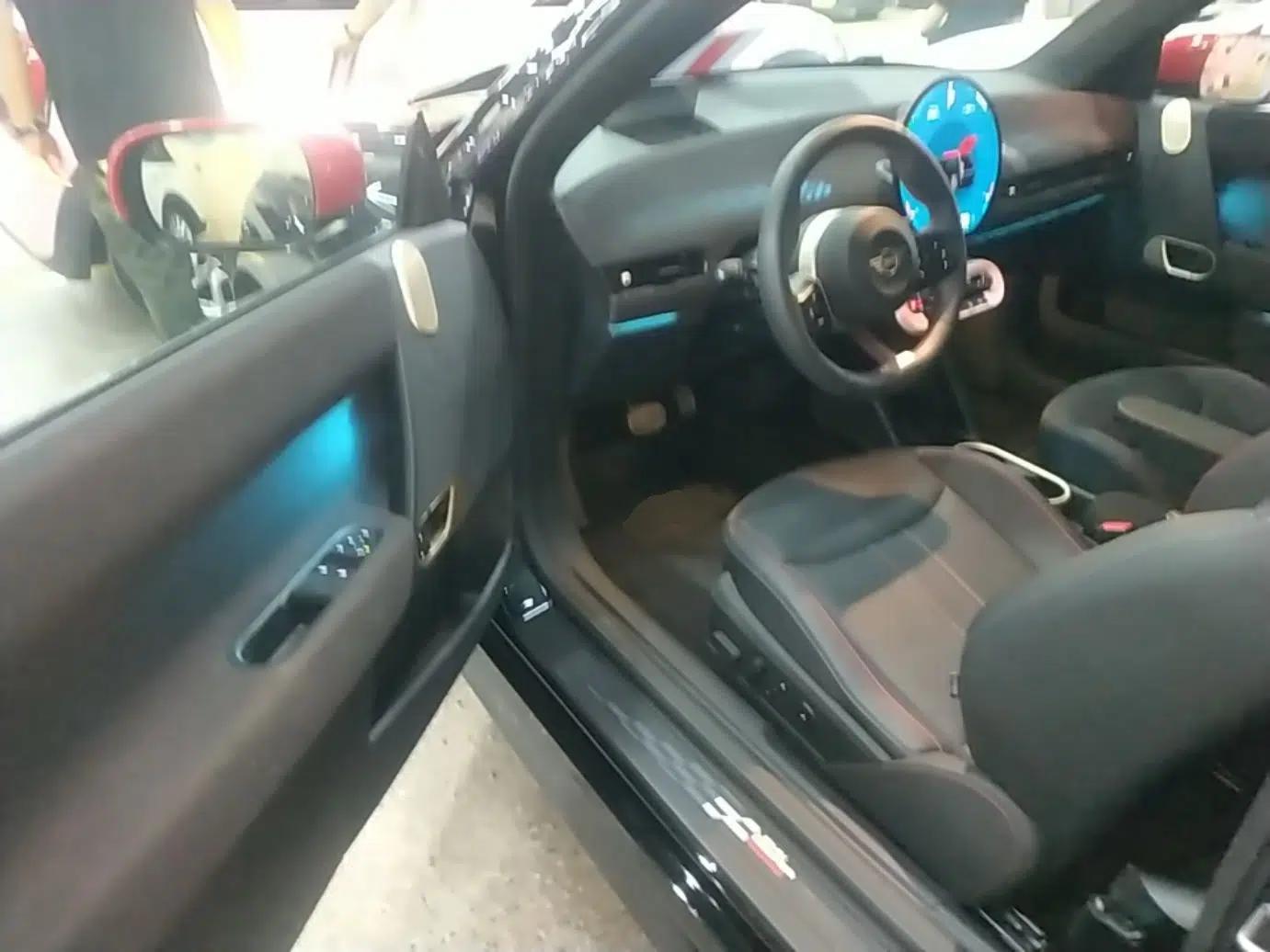 MINI Electric COOPER 2024 452km COOPER SE Racing Driver — миниатюра 19