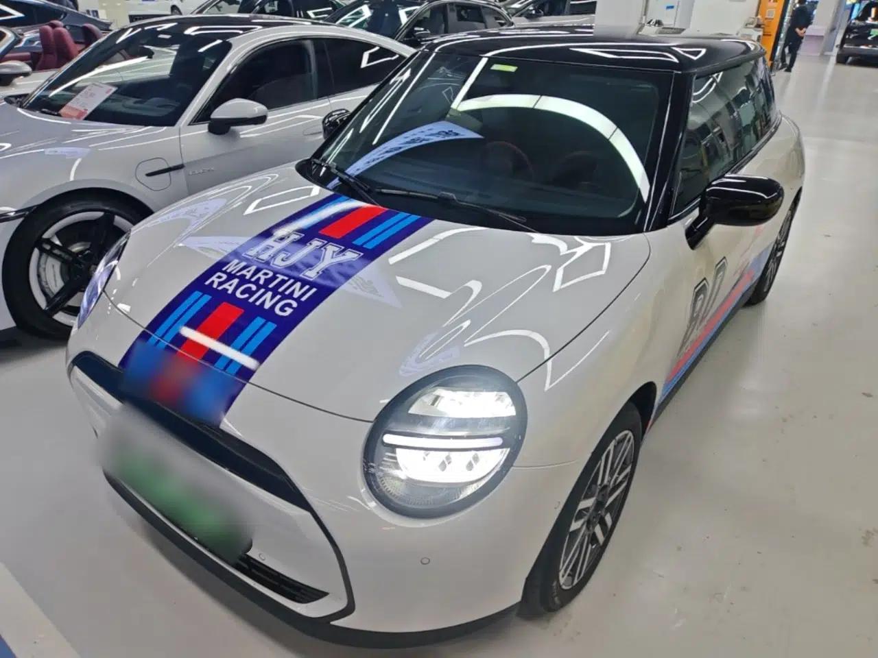 MINI Electric COOPER 2025 456km COOPER E Classic Style — миниатюра 1