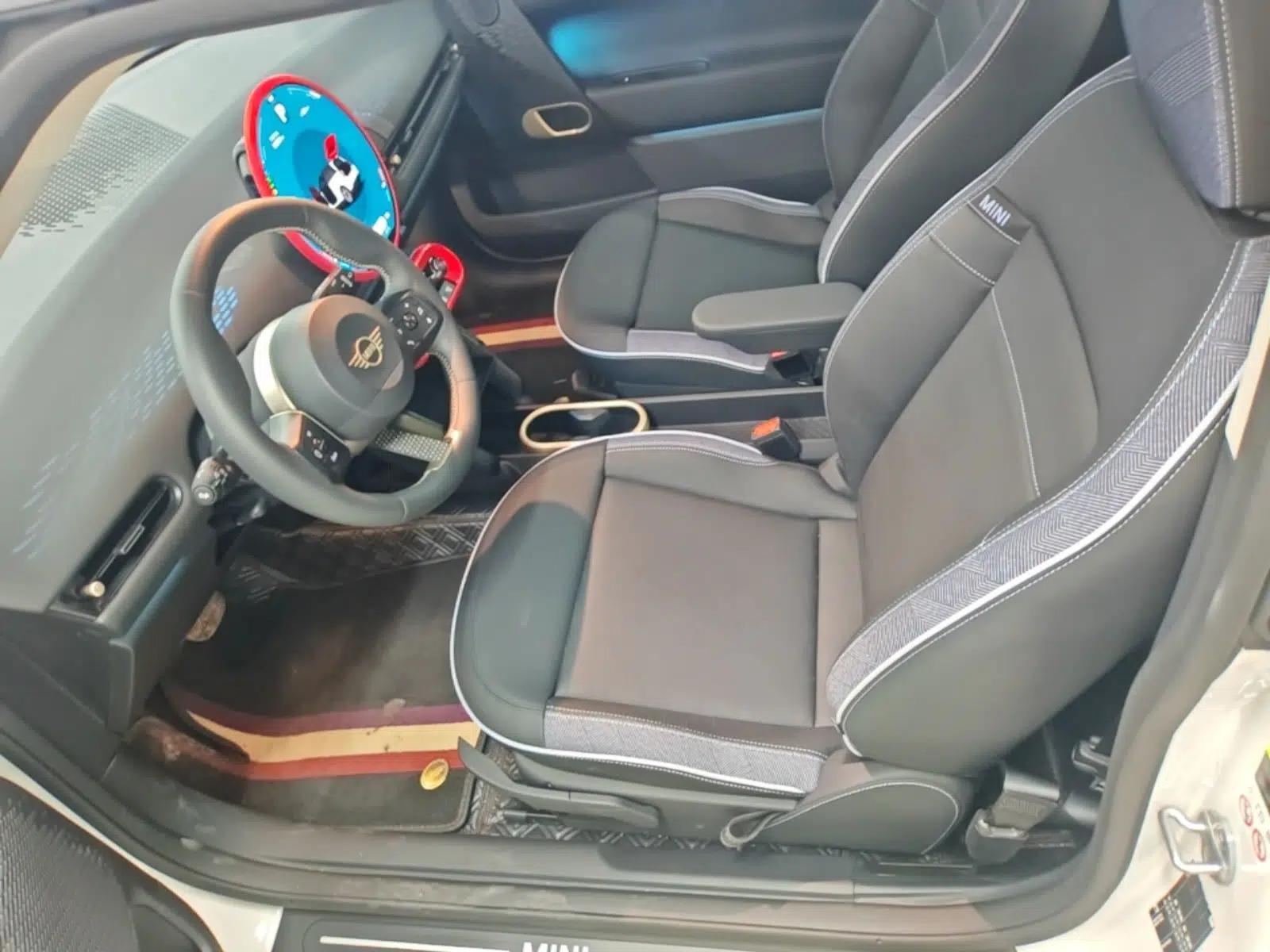 MINI Electric COOPER 2025 456km COOPER E Classic Style — миниатюра 18