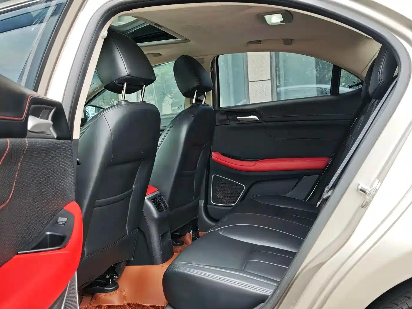 Roewe 550 2014 Model 550S 1.8L Automatic Smart Selection Edition — миниатюра 5