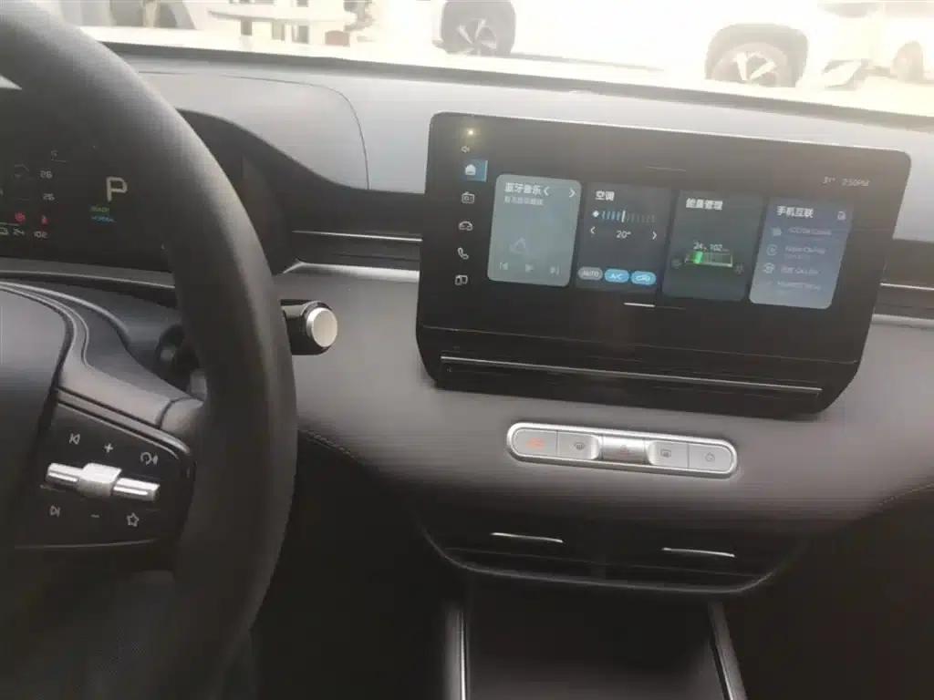 Roewe D6 2025 450km Premium Edition — миниатюра 13