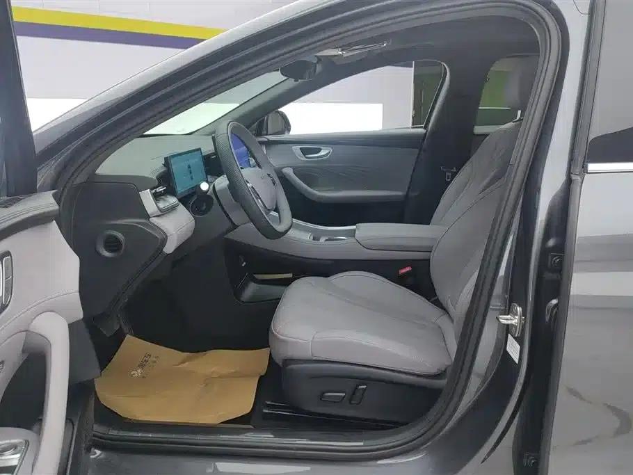 Roewe M7 DMH 2025 160km Premium Edition — миниатюра 9