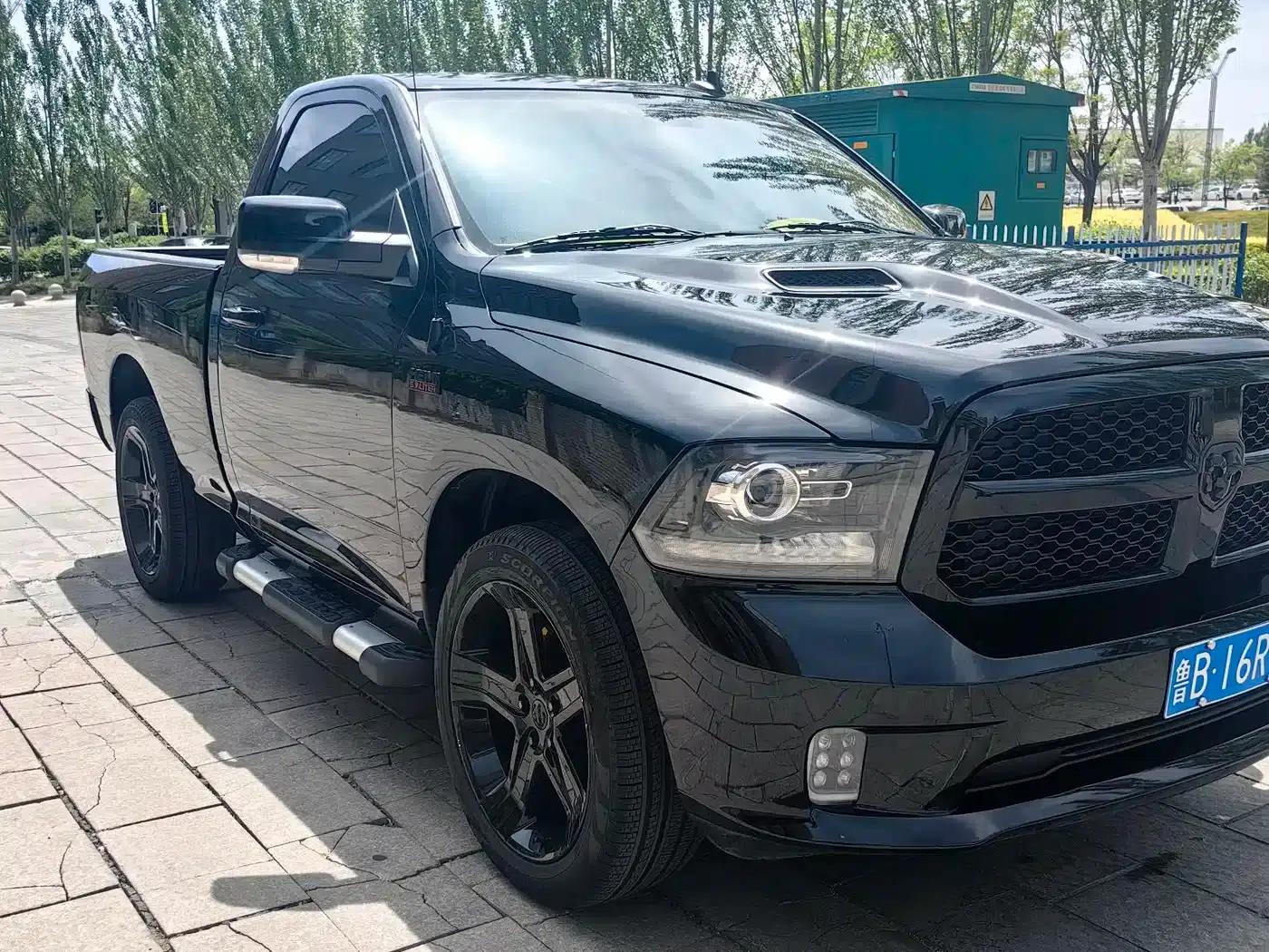 RAM Trucks 2015 5.7L Automatic — миниатюра 3