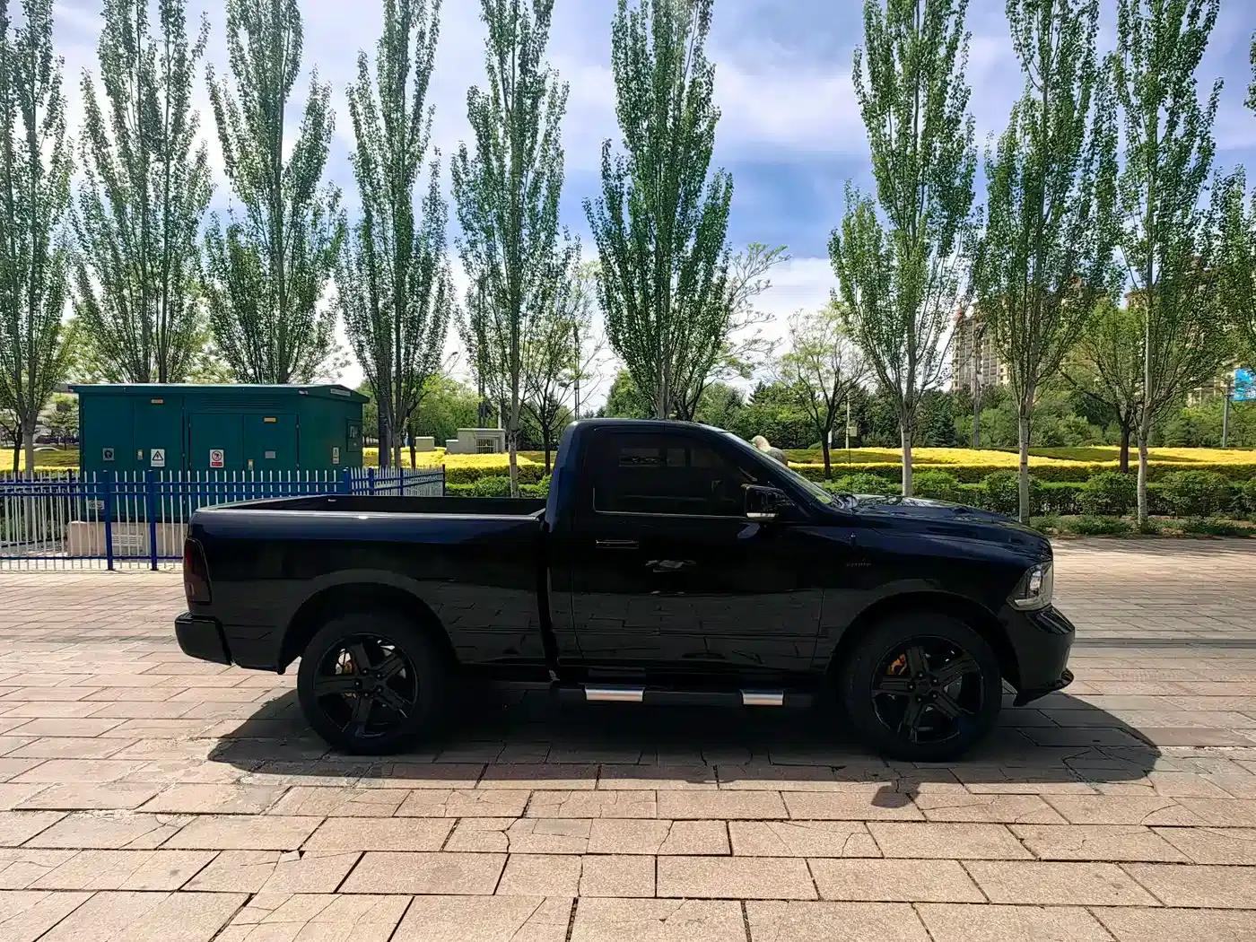 RAM Trucks 2015 5.7L Automatic — миниатюра 4