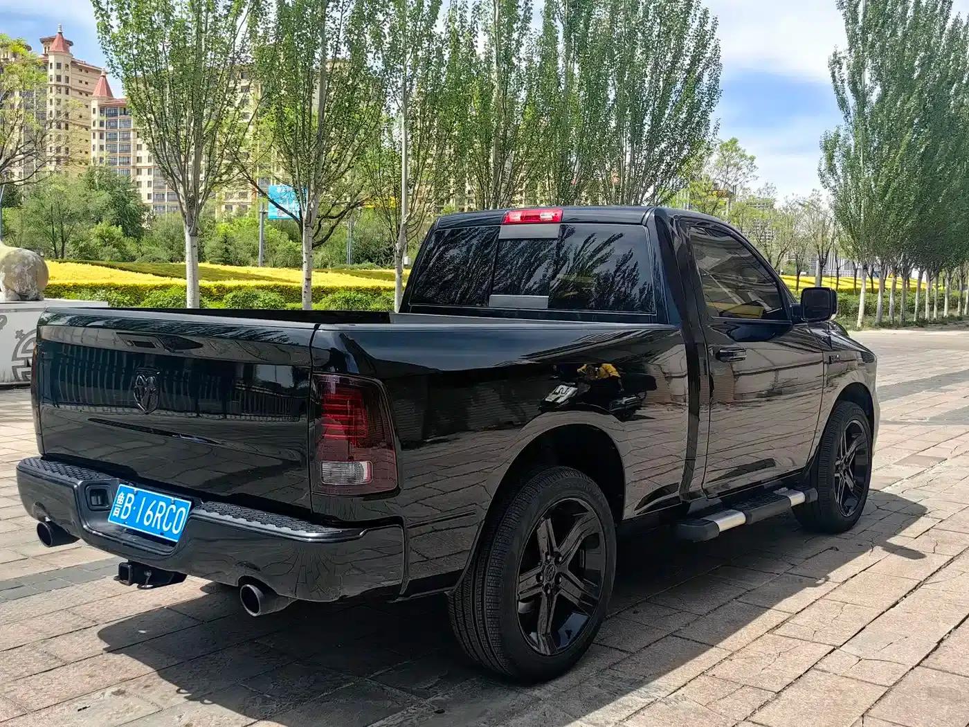 RAM Trucks 2015 5.7L Automatic — миниатюра 5