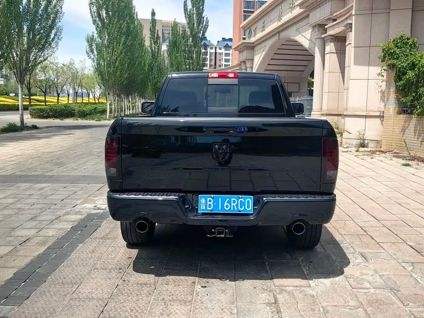 RAM Trucks 2015 5.7L Automatic — миниатюра 6