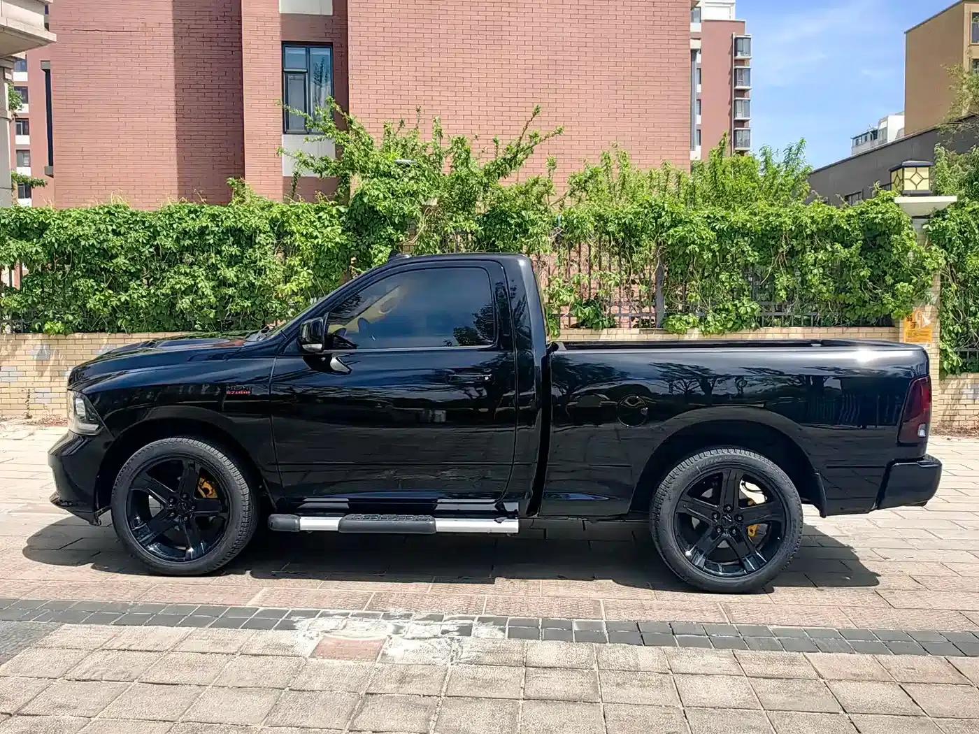 RAM Trucks 2015 5.7L Automatic — миниатюра 8