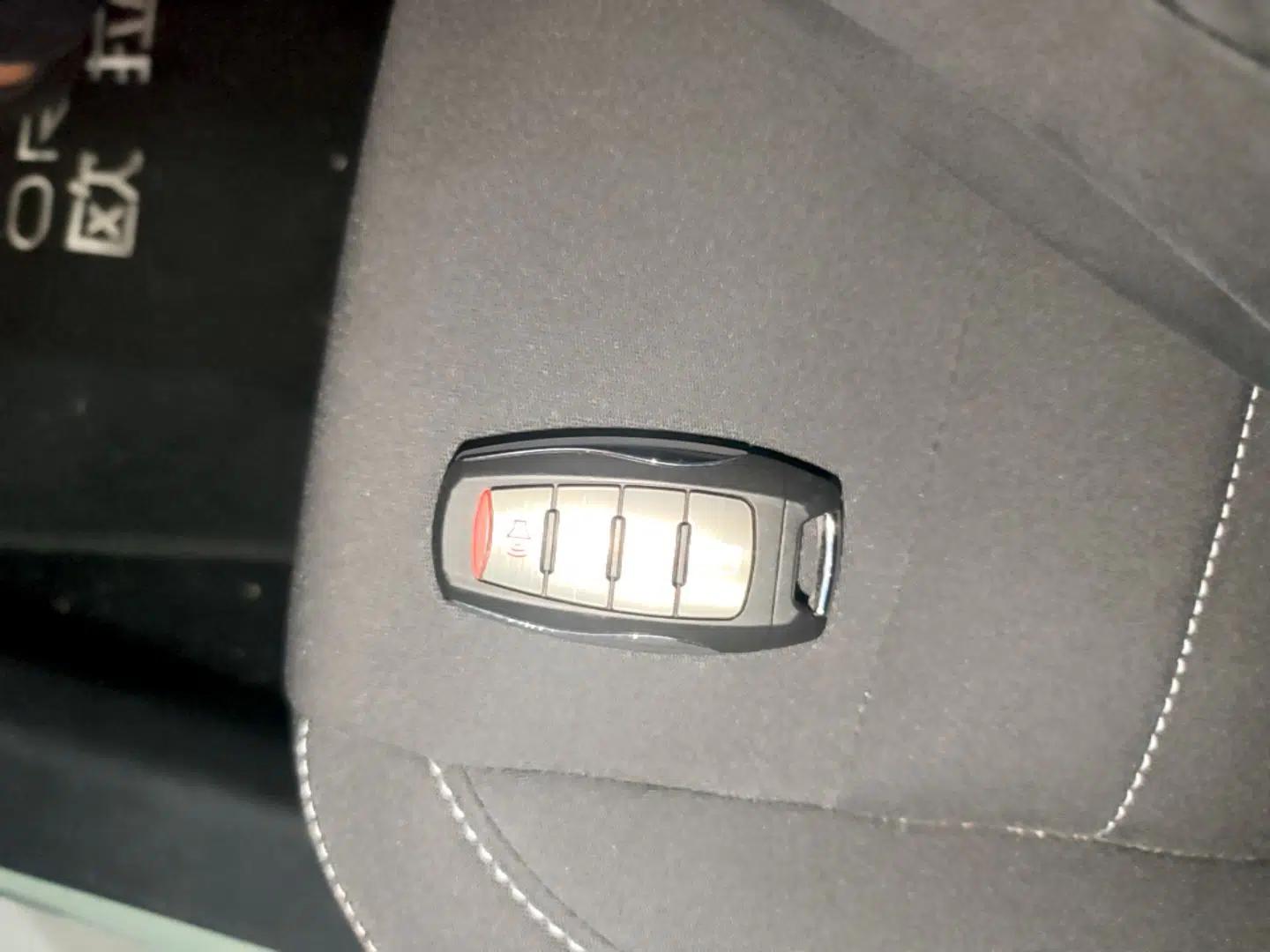 ORA White Cat 2022 Upgraded Model 305km Range Luxury Version Lithium-Ion Battery — миниатюра 12
