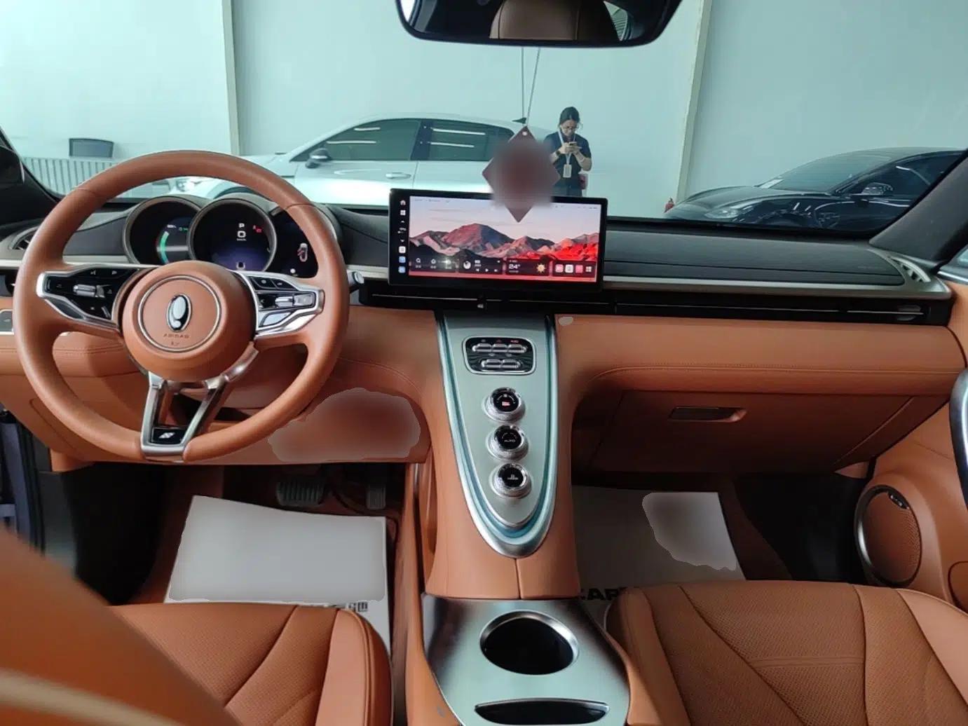 ORA Lightning Cat 2022 555 km Luxury Edition — миниатюра 13
