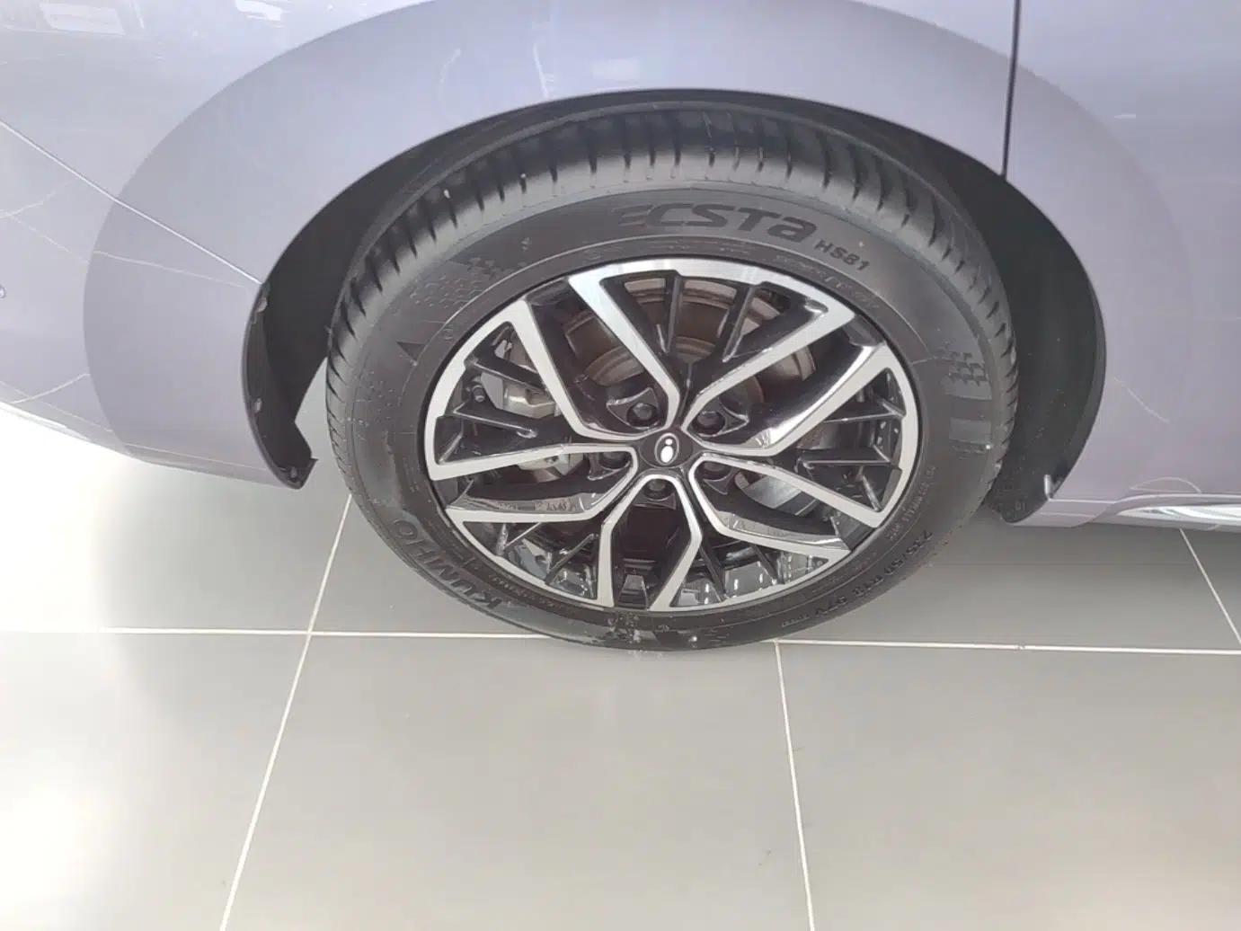 ORA Lightning Cat 2022 555 km Luxury Edition — миниатюра 10