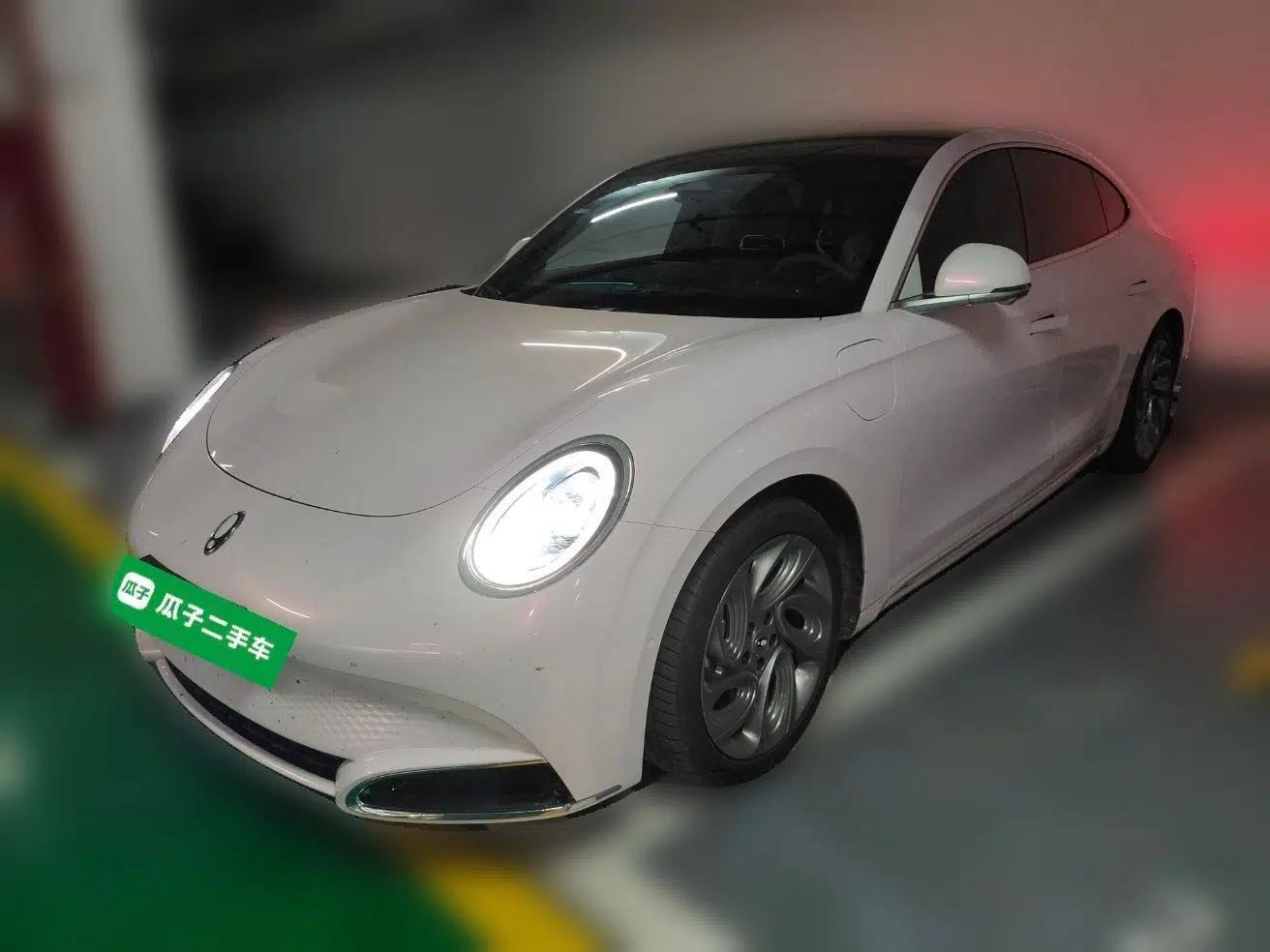 ORA Lightning Cat 2022 555 km Luxury Edition — миниатюра 1