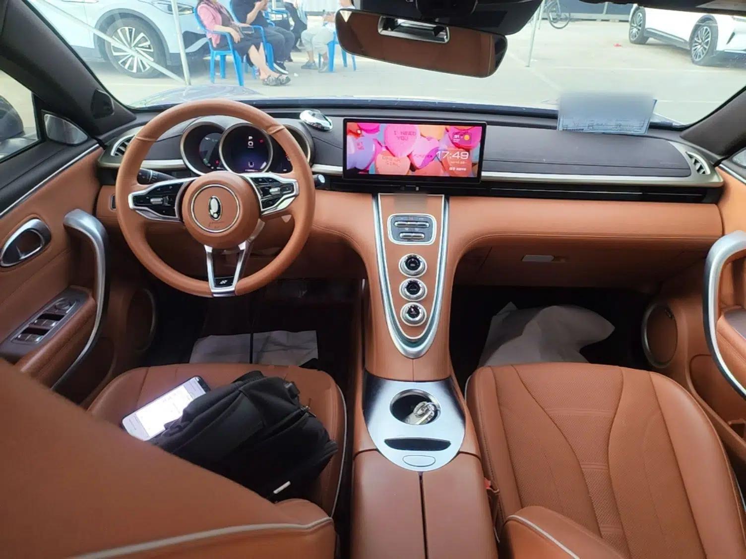 ORA Lightning Cat 2022 555 km Luxury Edition — миниатюра 12