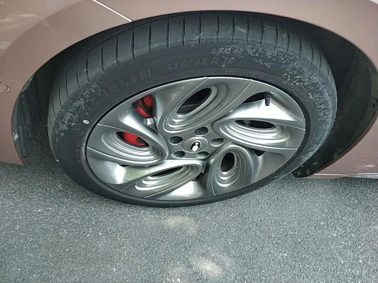 ORA Lightning Cat 2022 600 km All-Wheel Drive High-Performance Version — миниатюра 8
