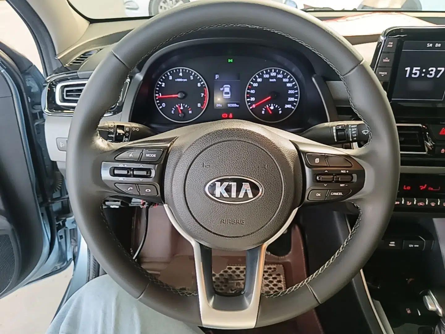 Kia Forte 2018 1.6L Automatic Value-Comfort Luxury Edition — миниатюра 14