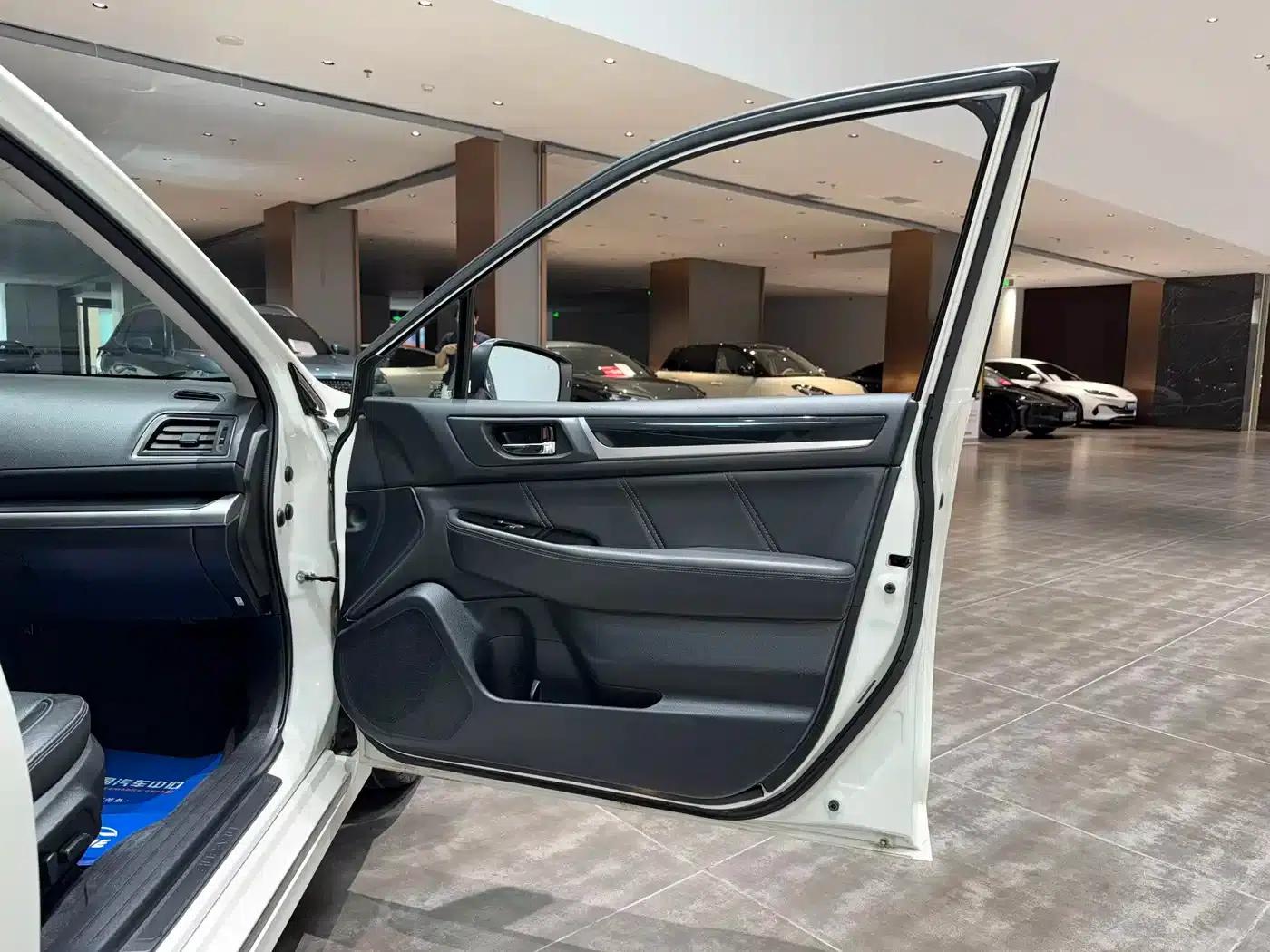 Legacy 2017 2.5i AWD Glory Edition — миниатюра 18