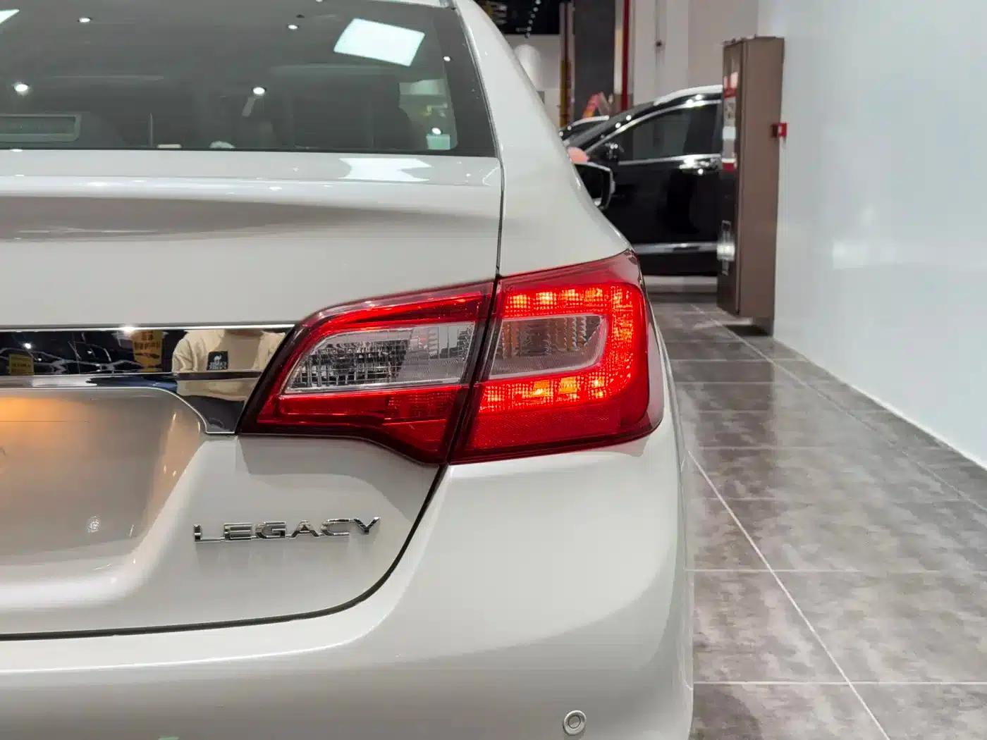 Legacy 2017 2.5i AWD Glory Edition — миниатюра 27