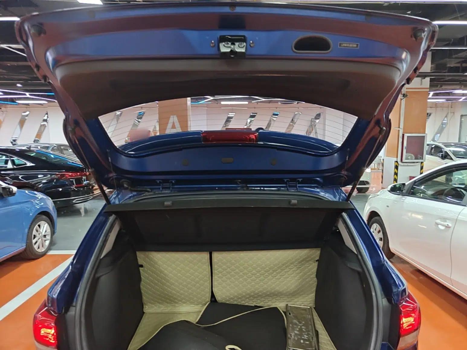 Kia KX Cross 2017 1.4L AT GLS — миниатюра 22