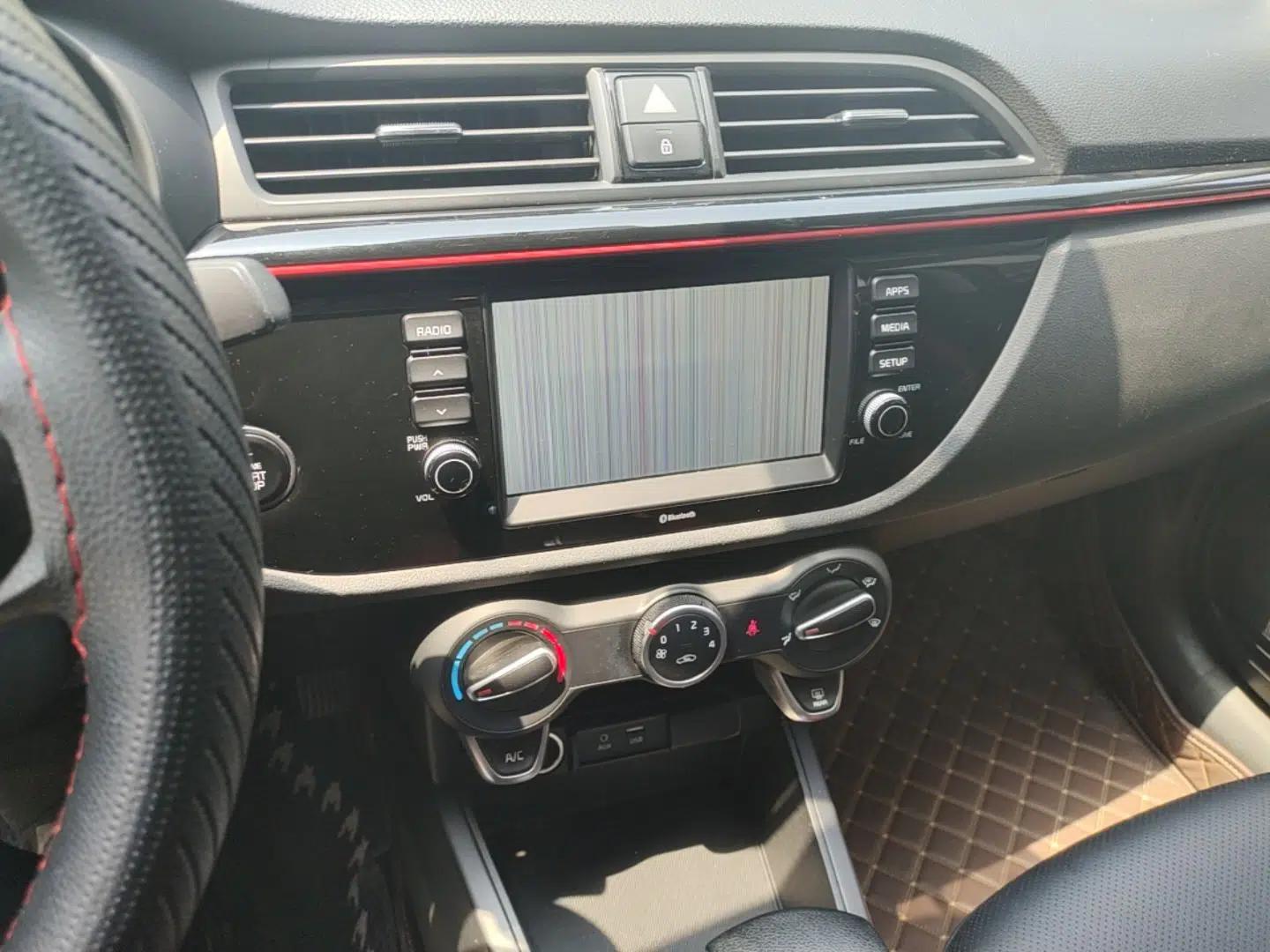 Kia KX Cross 2017 1.4L AT GLS — миниатюра 16