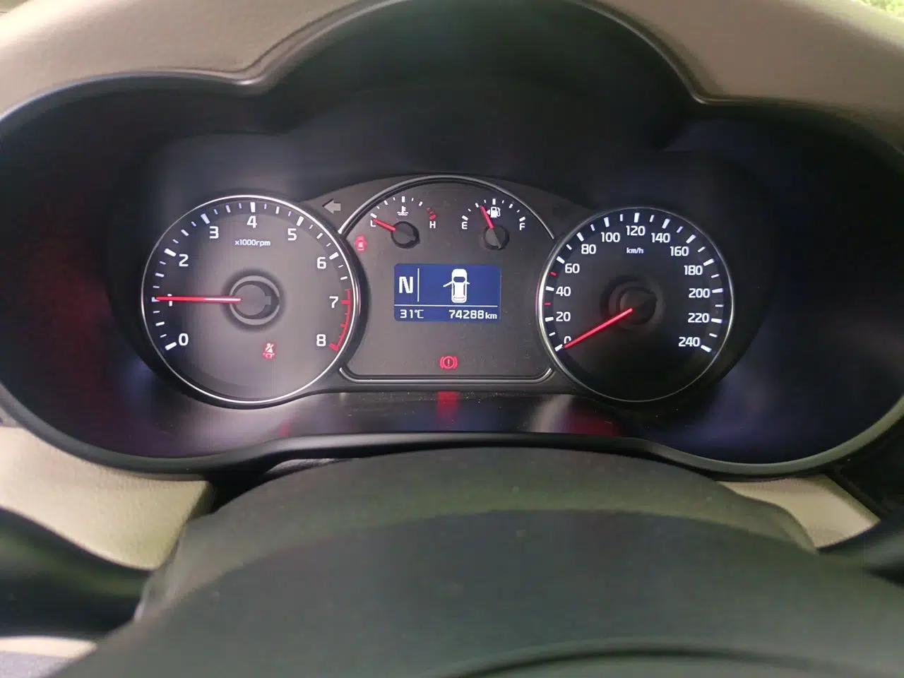 Kia Carens 2013 2.0L 7-Seater Automatic Comfort Edition China IV Standard — миниатюра 12