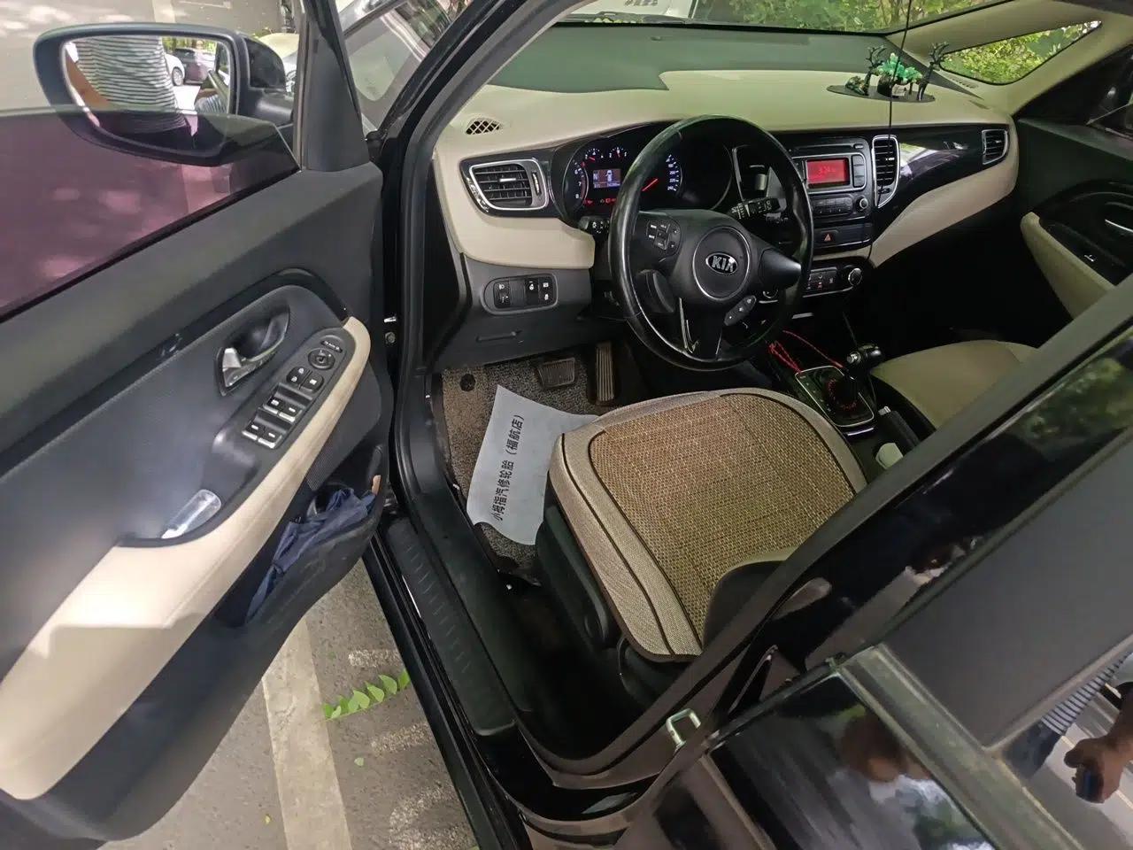 Kia Carens 2013 2.0L 7-Seater Automatic Comfort Edition China IV Standard — миниатюра 17
