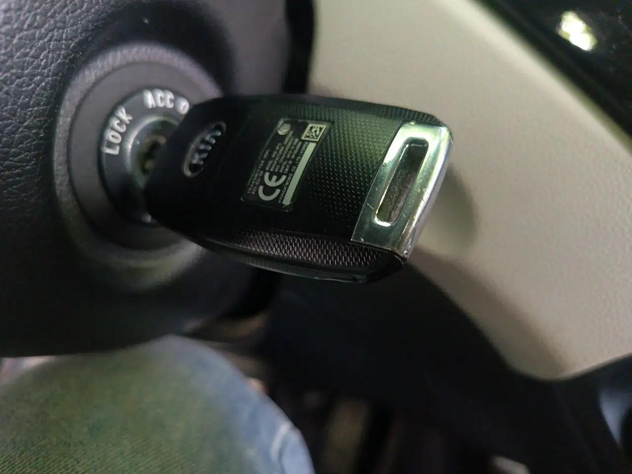 Kia Carens 2013 2.0L 7-Seater Automatic Comfort Edition China IV Standard — миниатюра 9
