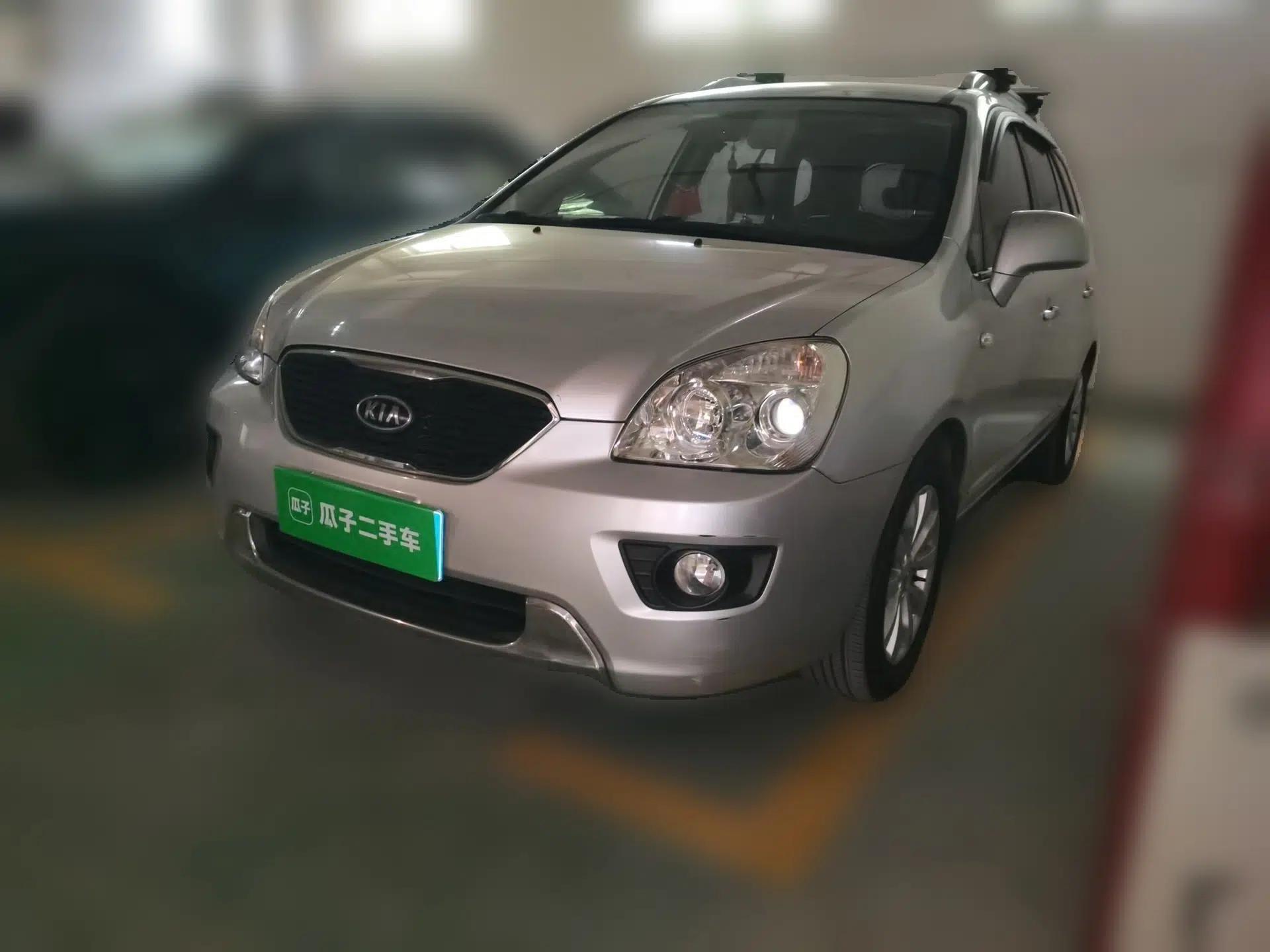Kia Carens 2011 2.0L 7-Seater Automatic Standard Edition — миниатюра 1