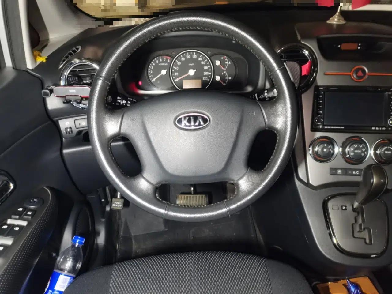 Kia Carens 2011 2.0L 7-Seater Automatic Standard Edition — миниатюра 11