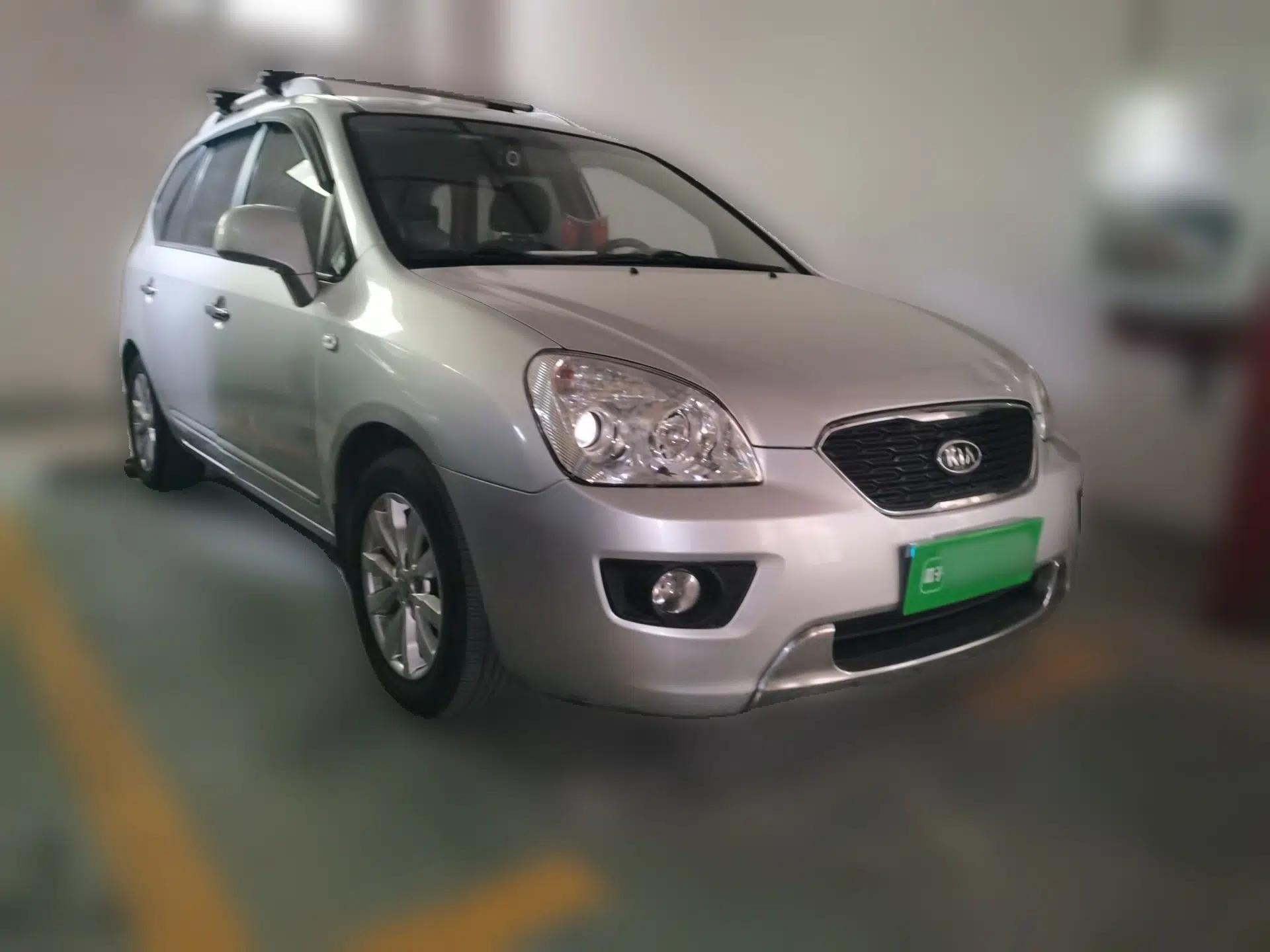 Kia Carens 2011 2.0L 7-Seater Automatic Standard Edition — миниатюра 3