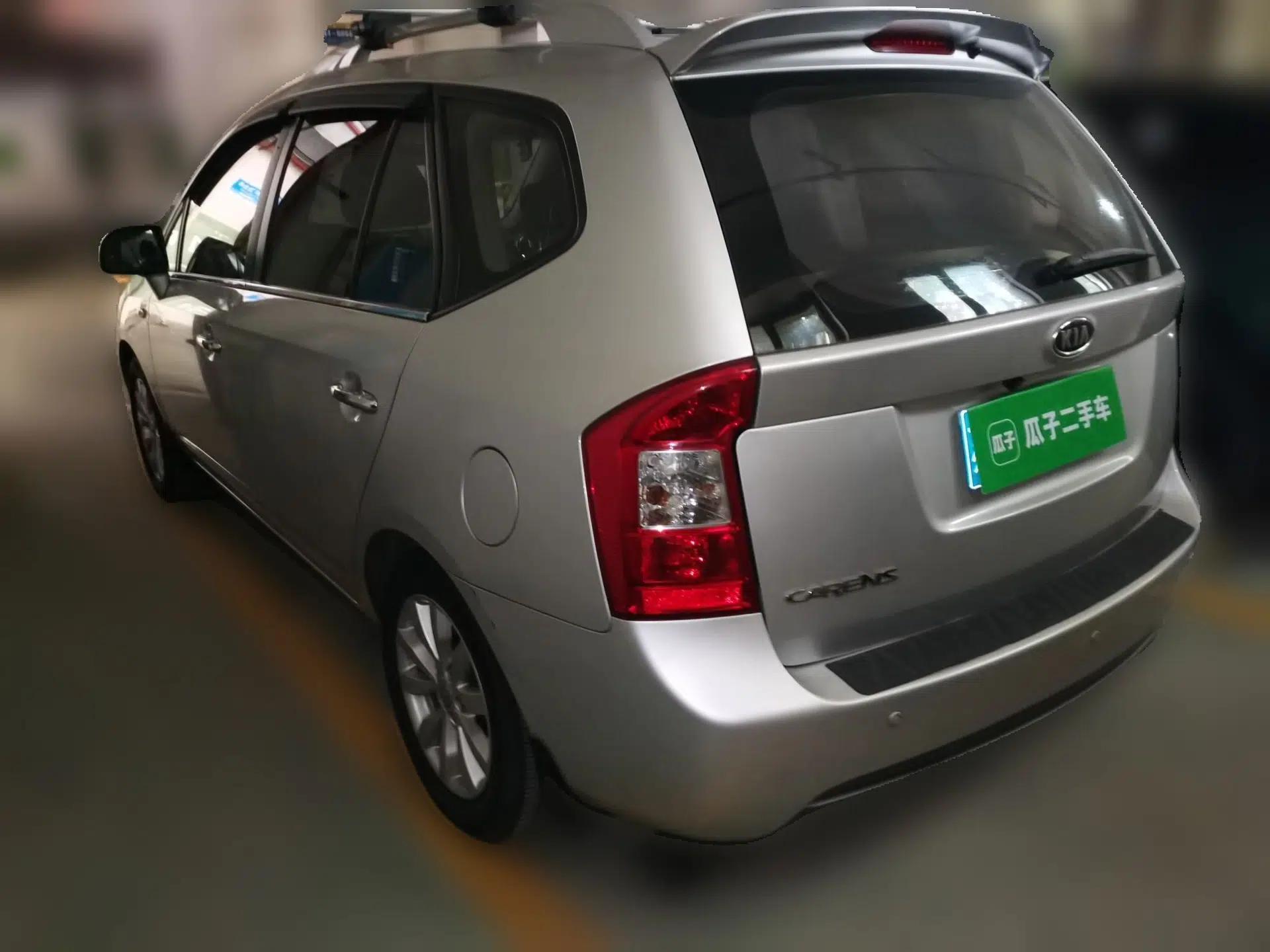 Kia Carens 2011 2.0L 7-Seater Automatic Standard Edition — миниатюра 4