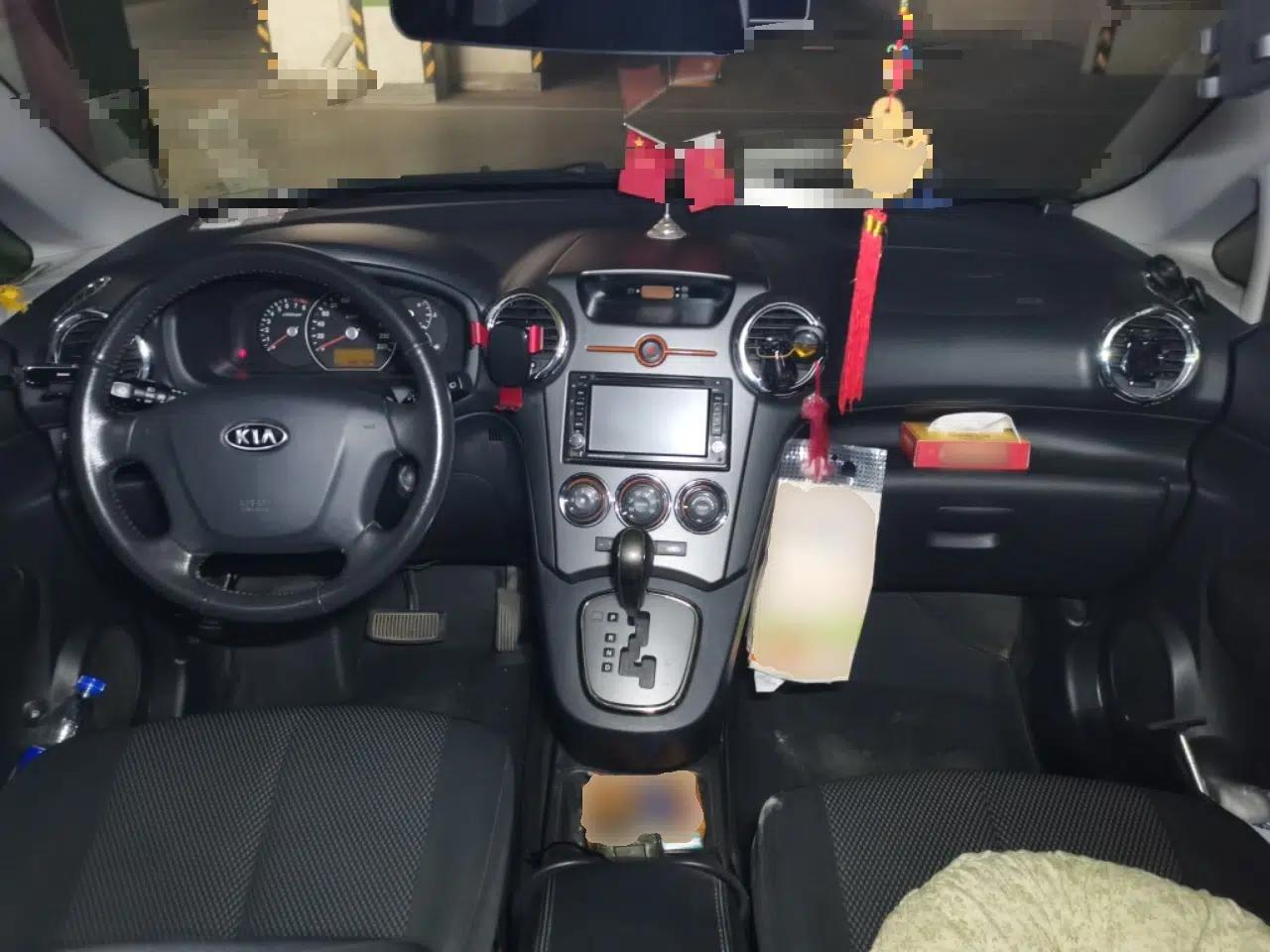 Kia Carens 2011 2.0L 7-Seater Automatic Standard Edition — миниатюра 10