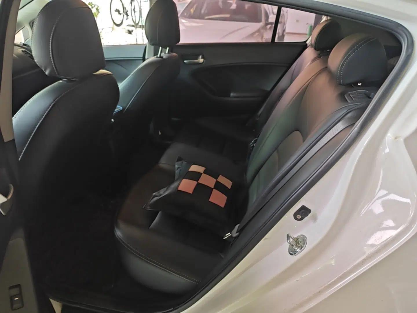 Kia K3S 2014 1.6L Automatic GL — миниатюра 20