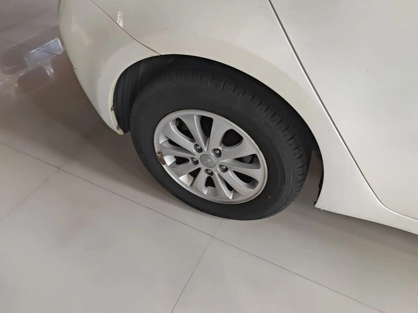 Kia K3S 2014 1.6L Automatic GL — миниатюра 10