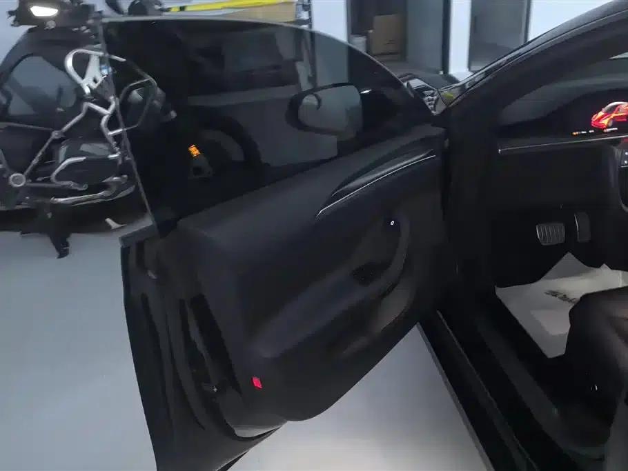 2023 Model S Tri-Motor All-Wheel Drive Plaid Edition — миниатюра 7