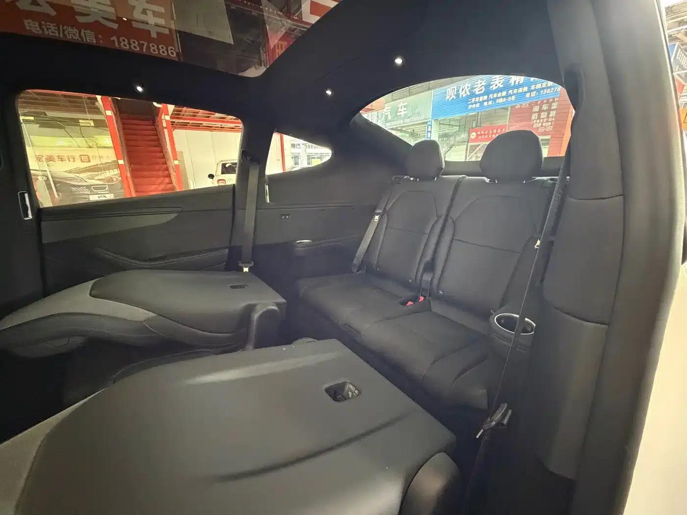 Model Y L 2025 Long Range All-Wheel Drive — миниатюра 13