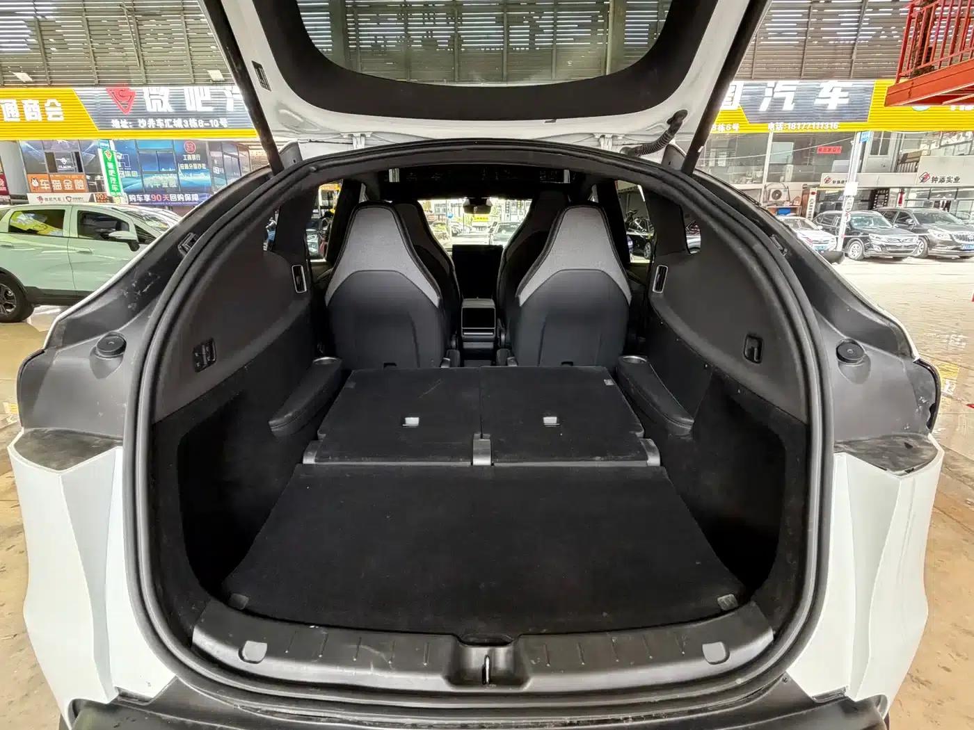 Model Y L 2025 Long Range All-Wheel Drive — миниатюра 14