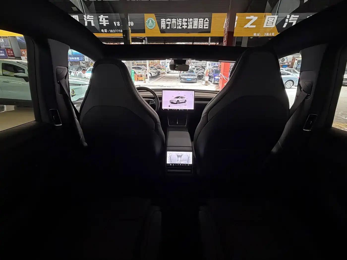 Model Y L 2025 Long Range All-Wheel Drive — миниатюра 15