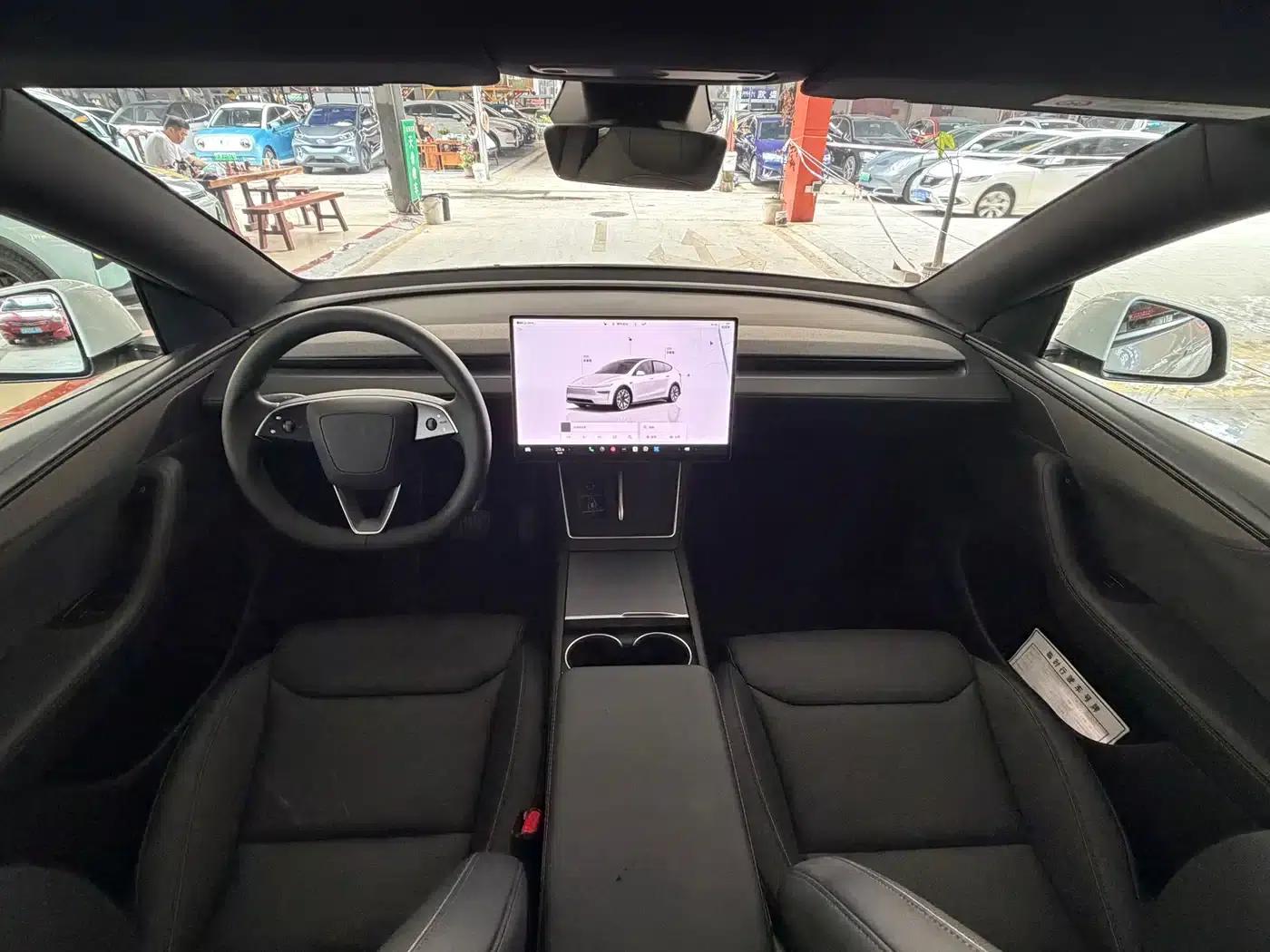 Model Y L 2025 Long Range All-Wheel Drive — миниатюра 16