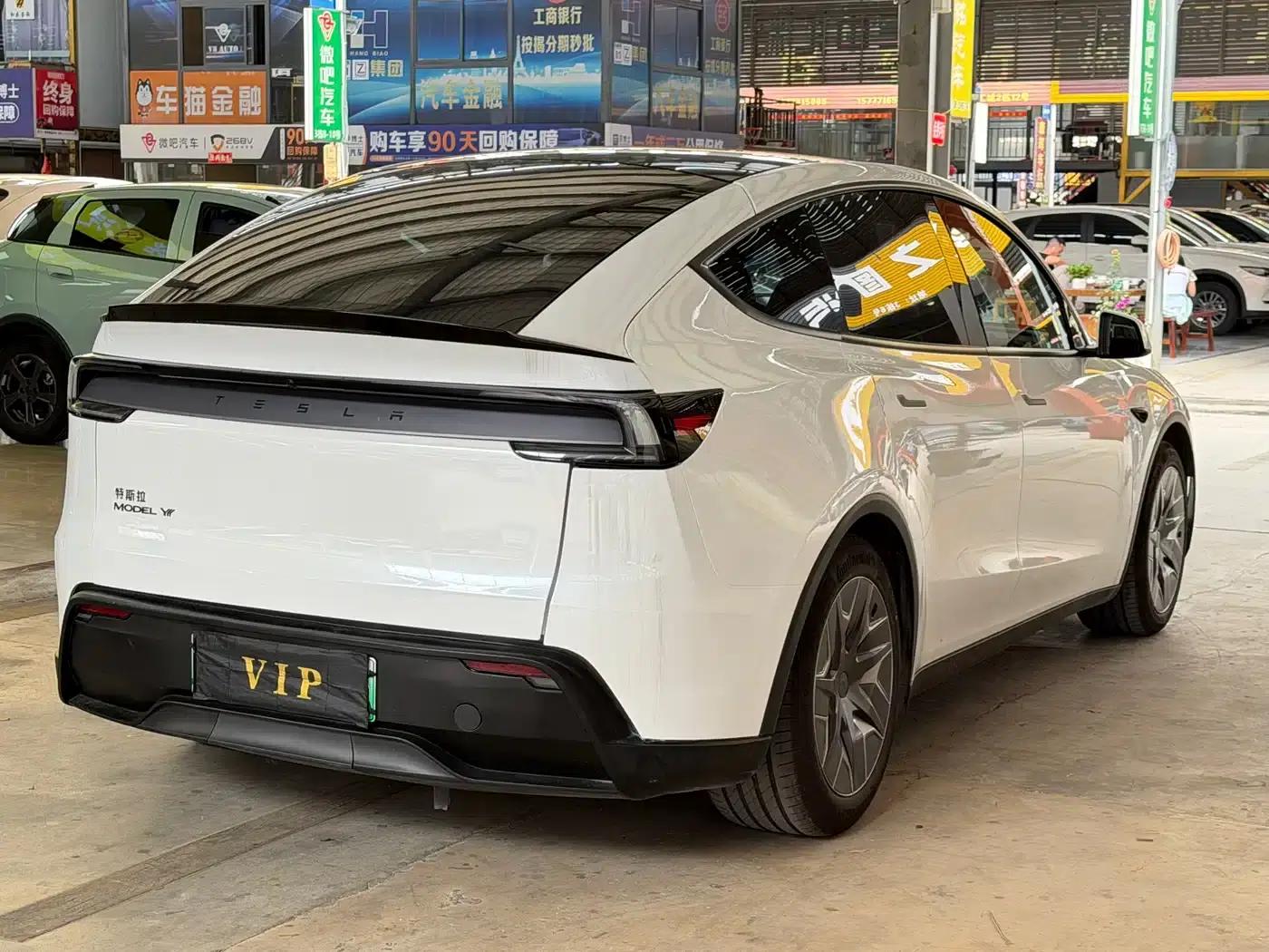 Model Y L 2025 Long Range All-Wheel Drive — миниатюра 5