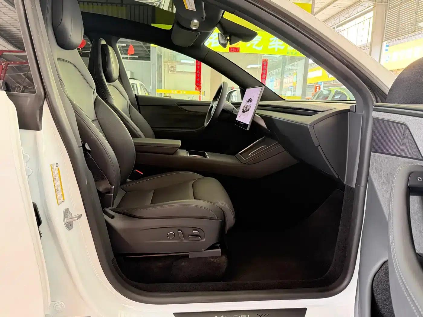 Model Y L 2025 Long Range All-Wheel Drive — миниатюра 9