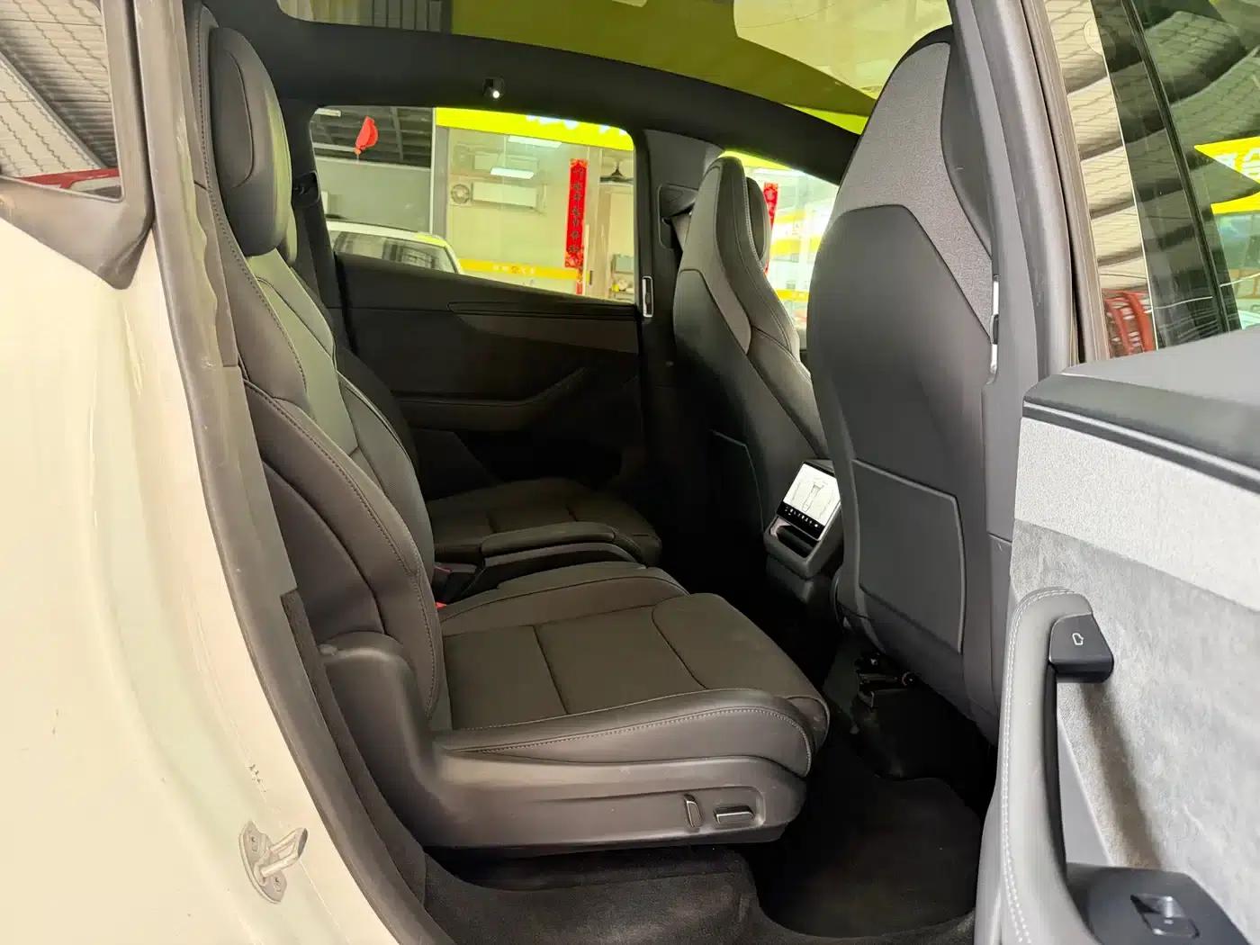 Model Y L 2025 Long Range All-Wheel Drive — миниатюра 10