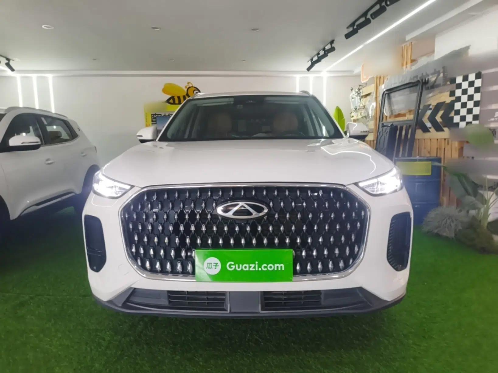 Chery Tiggo 8 L 2024 2.0T Two-Wheel-Drive Luxury Version 7 Seats — миниатюра 2