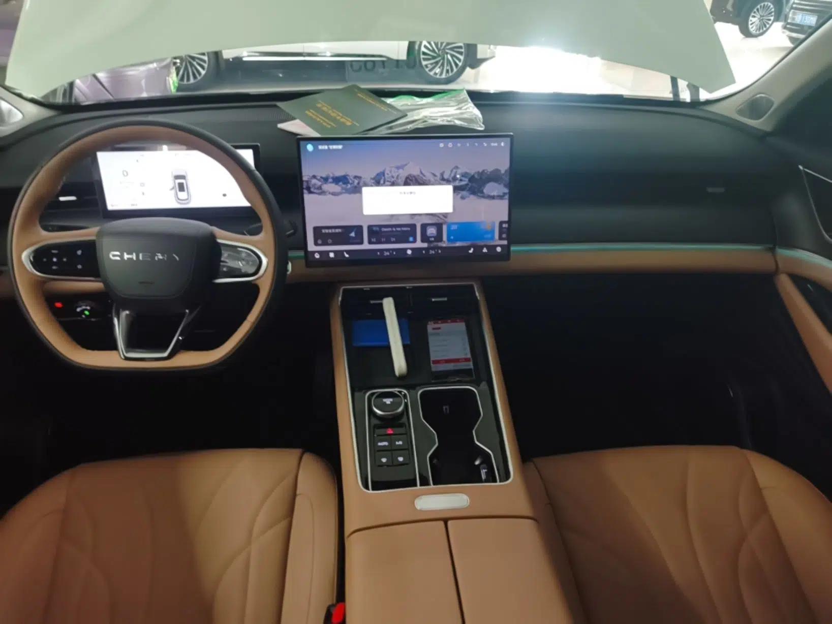 Chery Tiggo 8 L 2024 2.0T Two-Wheel-Drive Luxury Version 7 Seats — миниатюра 13