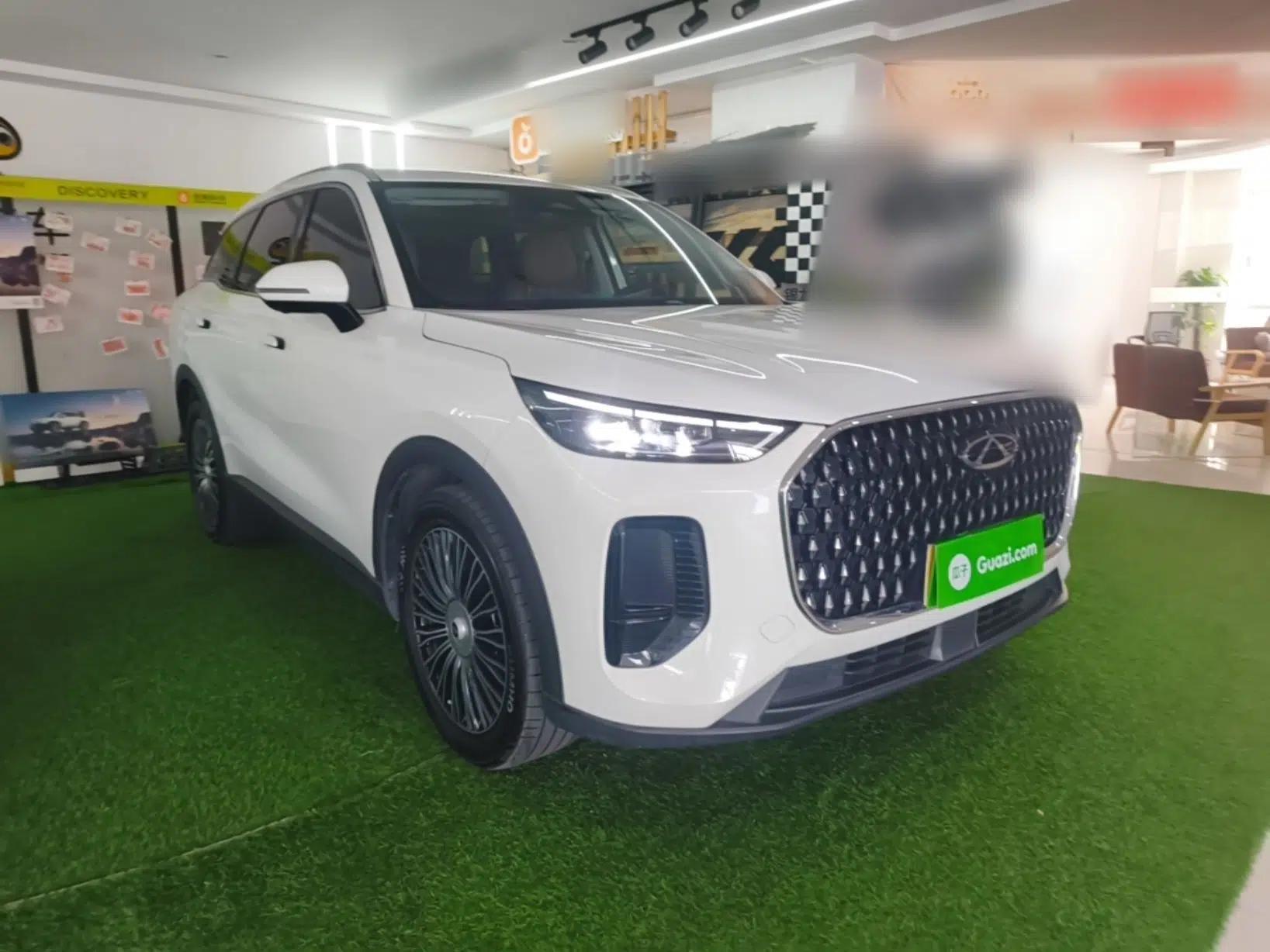Chery Tiggo 8 L 2024 2.0T Two-Wheel-Drive Luxury Version 7 Seats — миниатюра 3