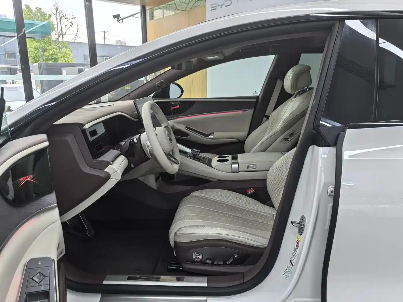 Denza Z9 GT 2024 1100 AWD Ultra Edition — миниатюра 12