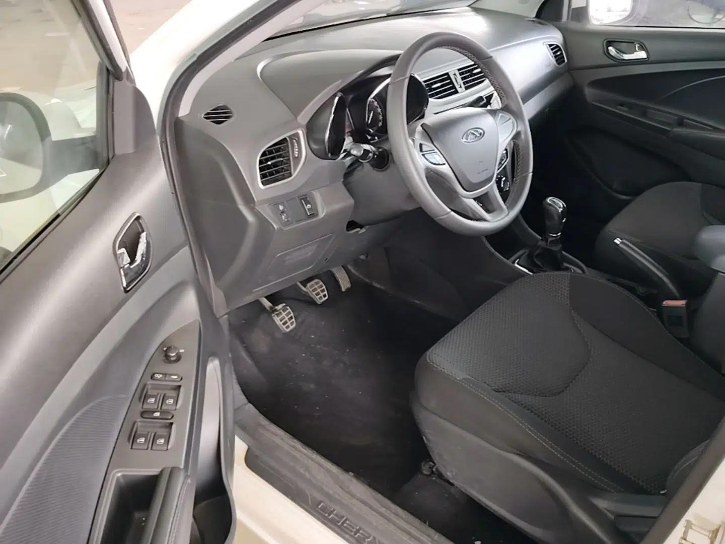 Chery Arrizo 3 2015 1.5L Manual High-End Version — миниатюра 19