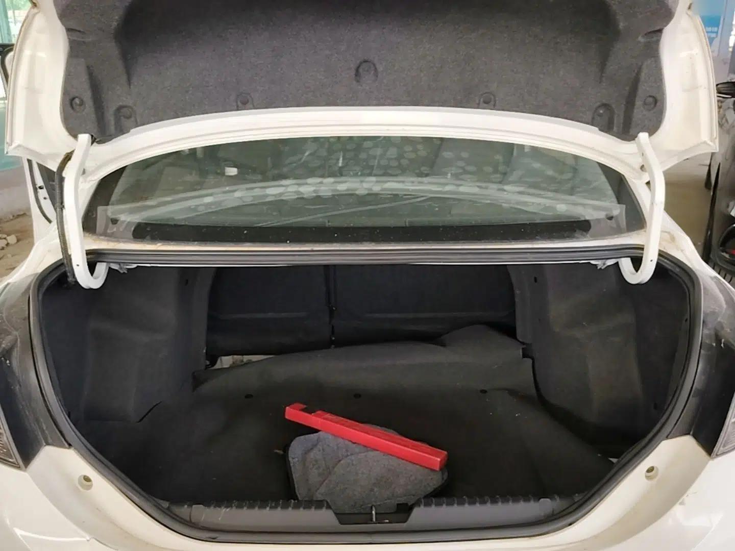 Chery Arrizo 3 2015 1.5L Manual High-End Version — миниатюра 22